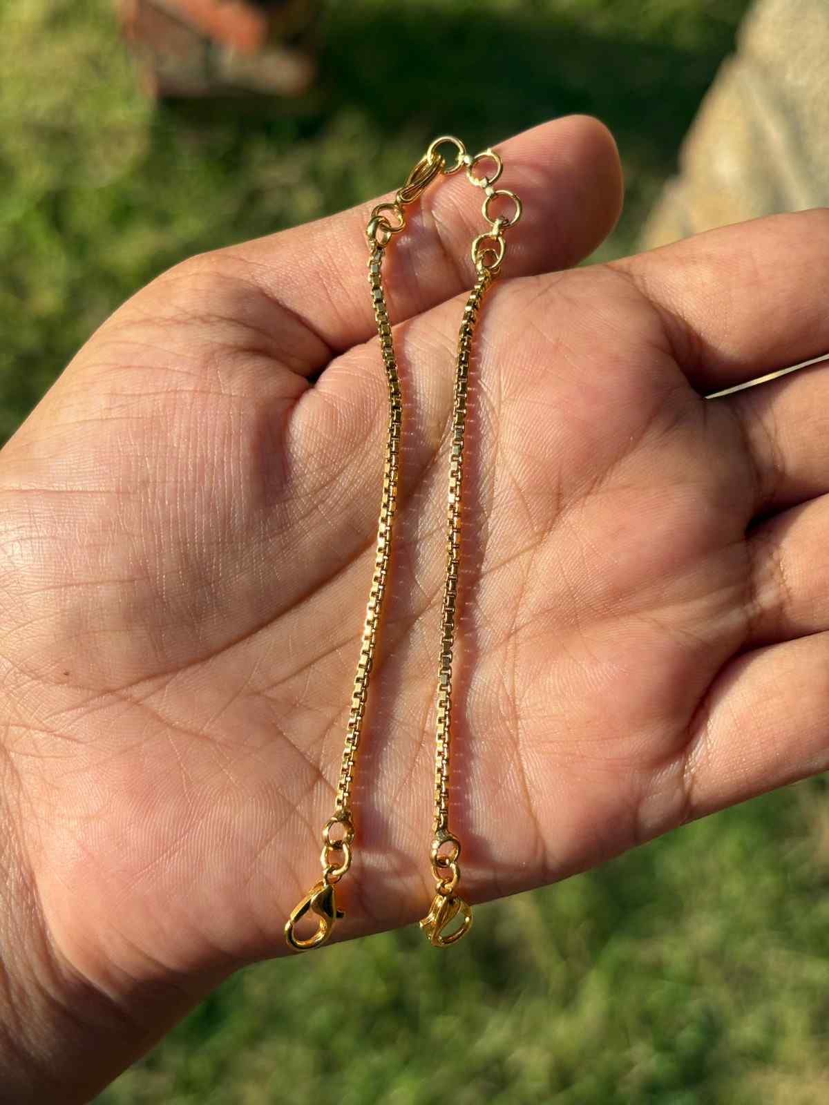 BC004 Set of 2 Backchain 8.5 inch/22cm with Chain & Lobster claw clip At the ends