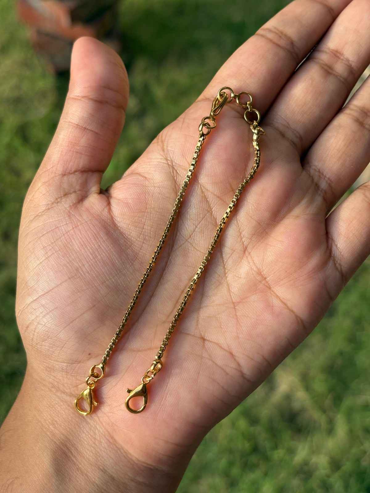 BC004 Set of 2 Backchain 8.5 inch/22cm with Chain & Lobster claw clip At the ends