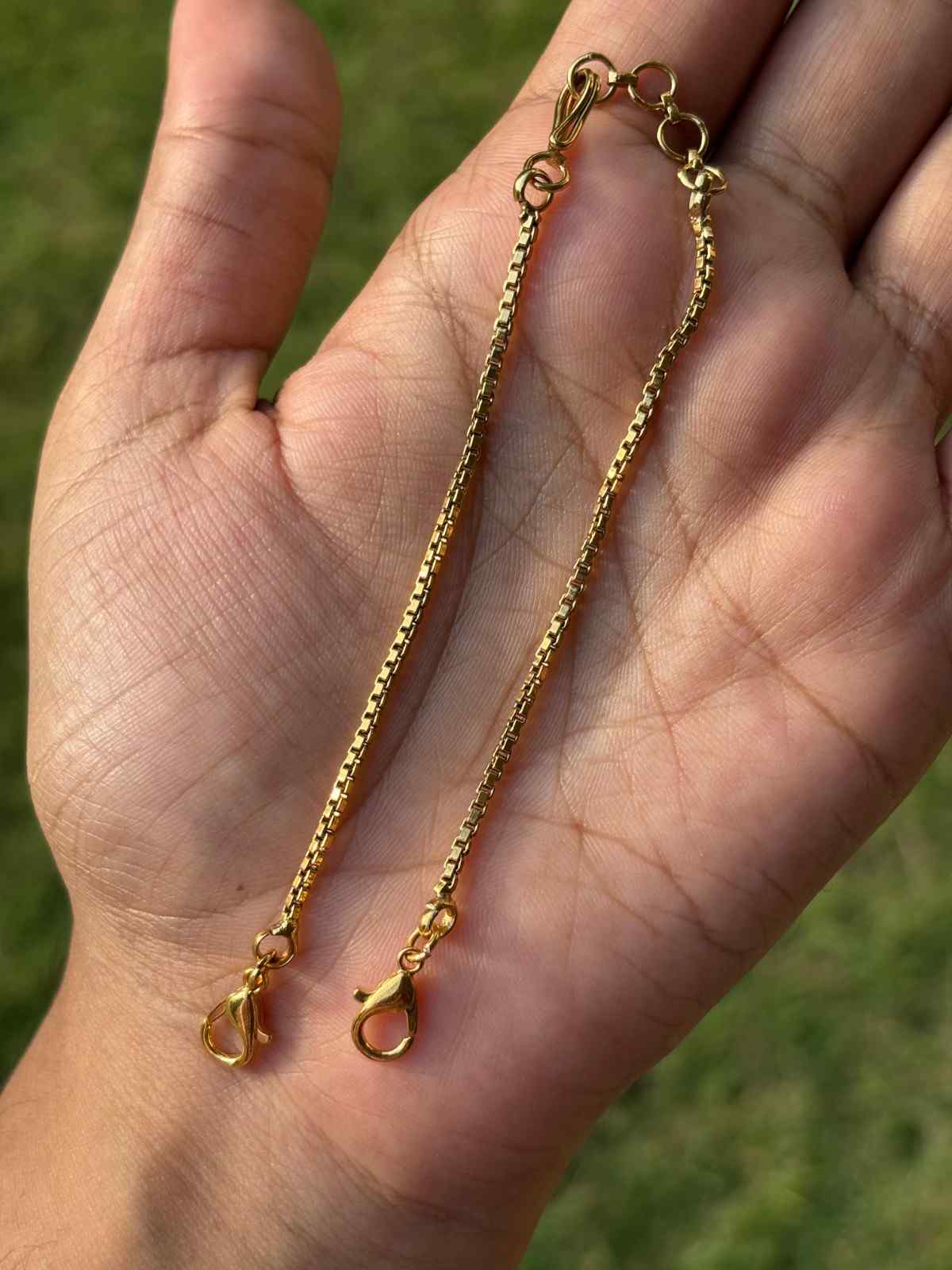 BC004 Set of 2 Backchain 8.5 inch/22cm with Chain & Lobster claw clip At the ends