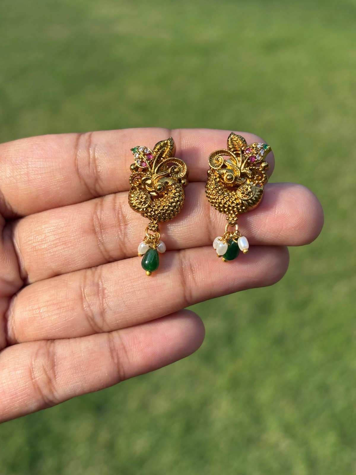 J0181 Antique Finish Peacock Motif Stud