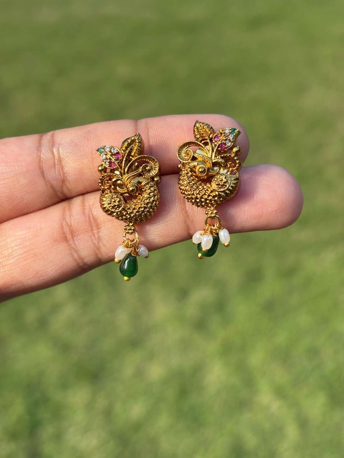J0181 Antique Finish Peacock Motif Stud