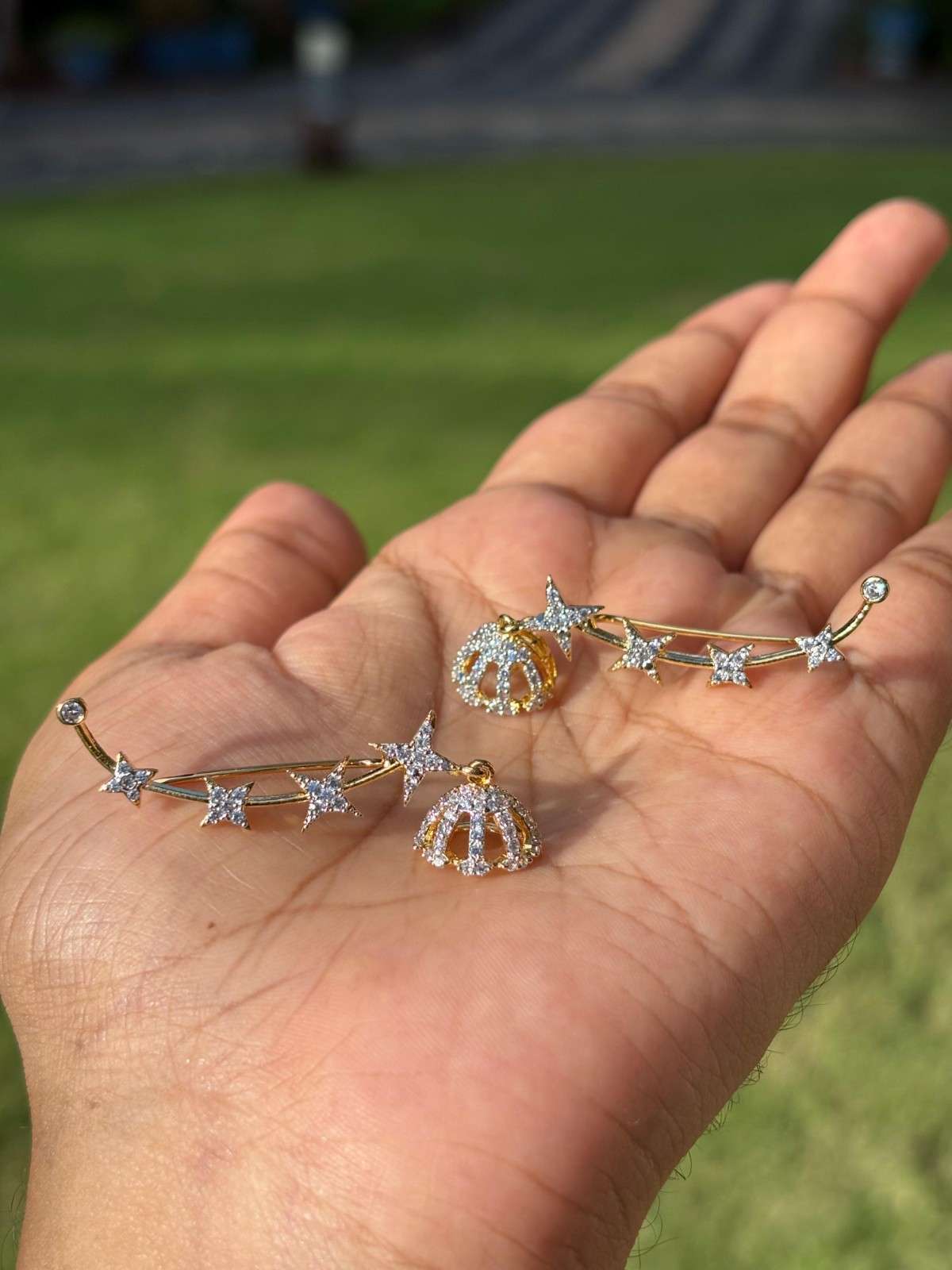J0180 AD Stone Earcuff Jhumka