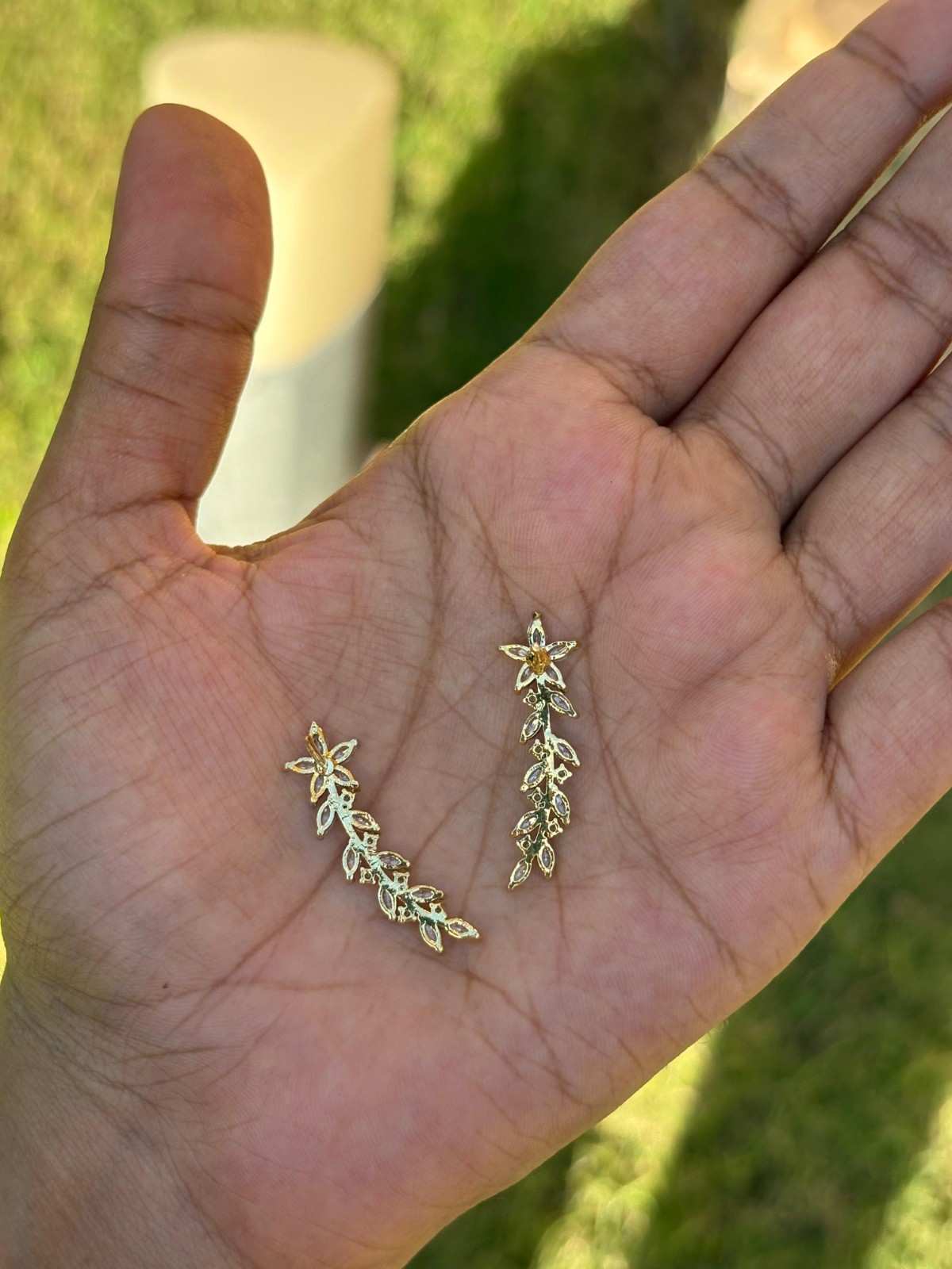 J0182 Stone Floral Earrings