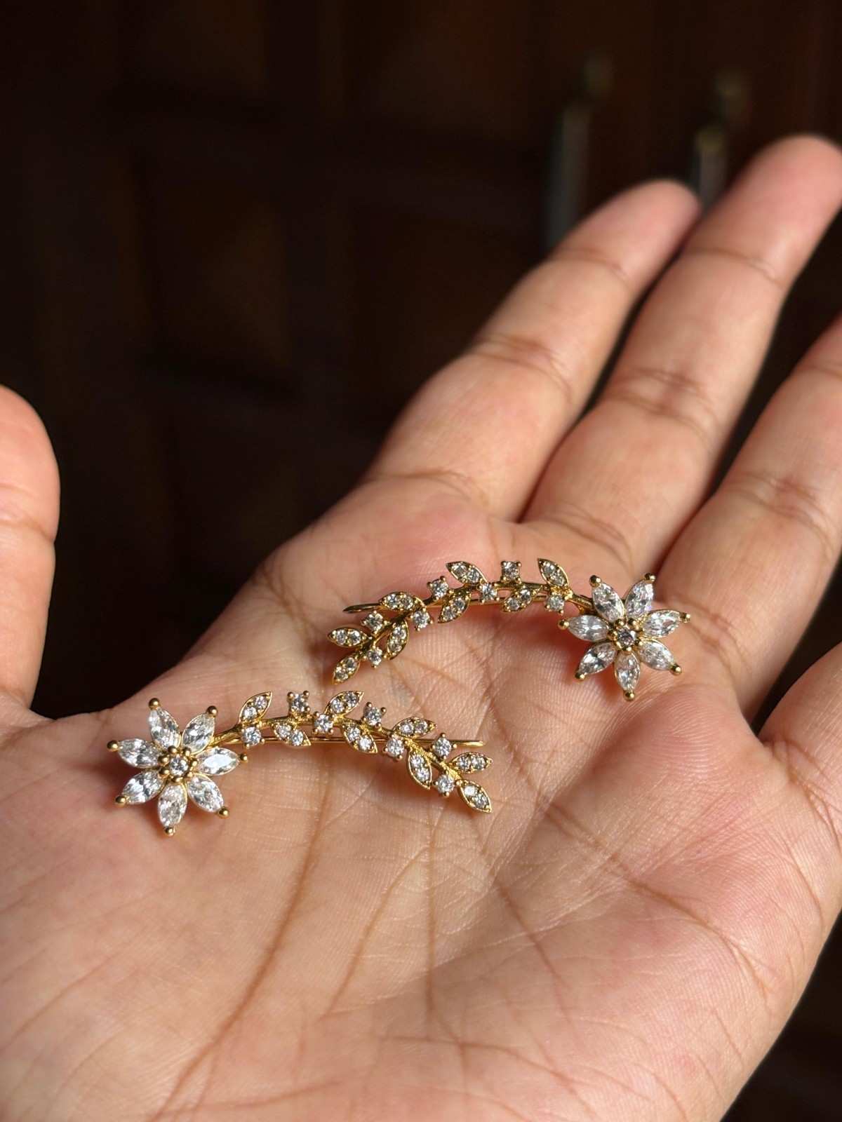 J0188 Floral earrings