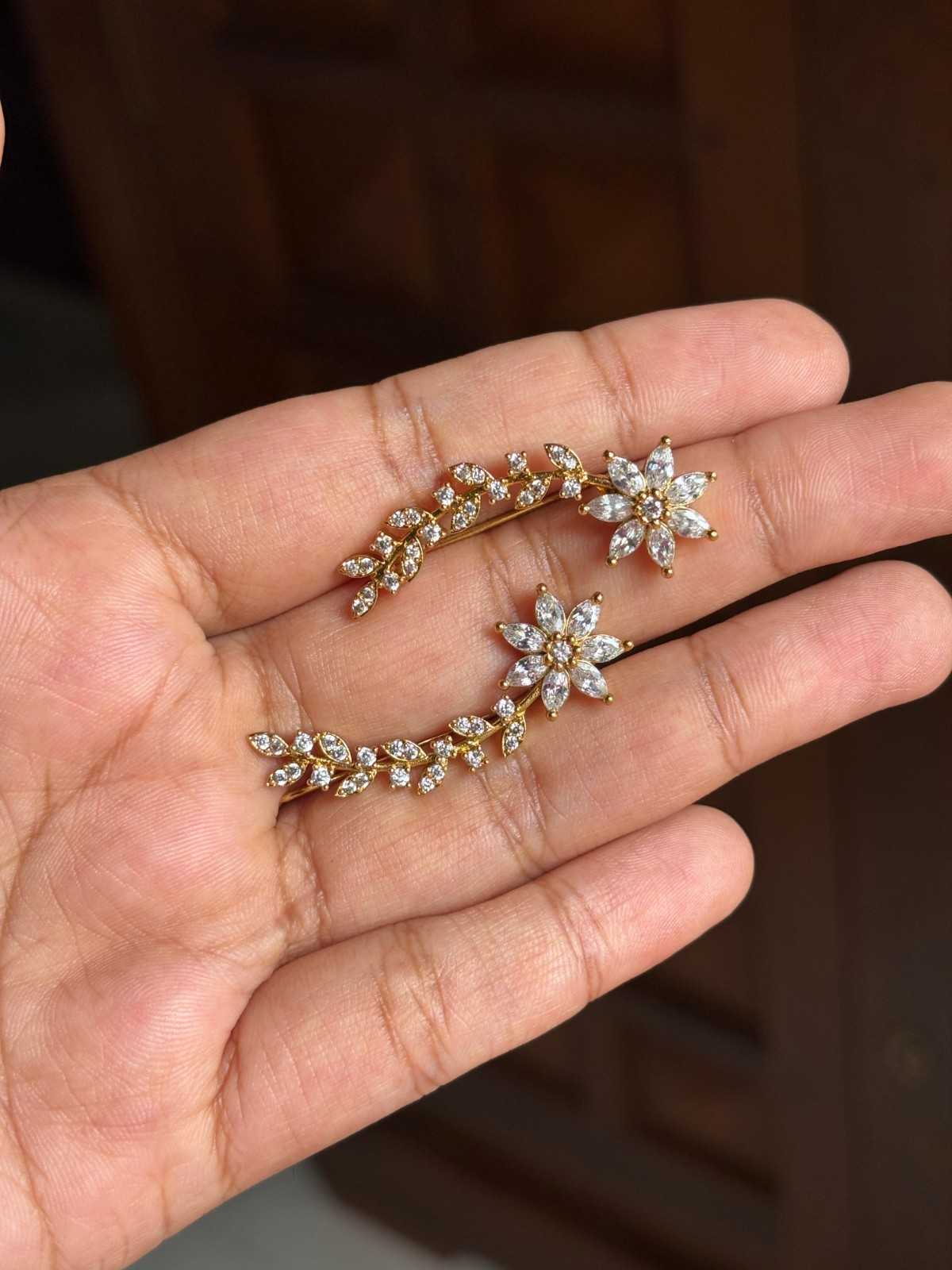 J0188 Floral earrings