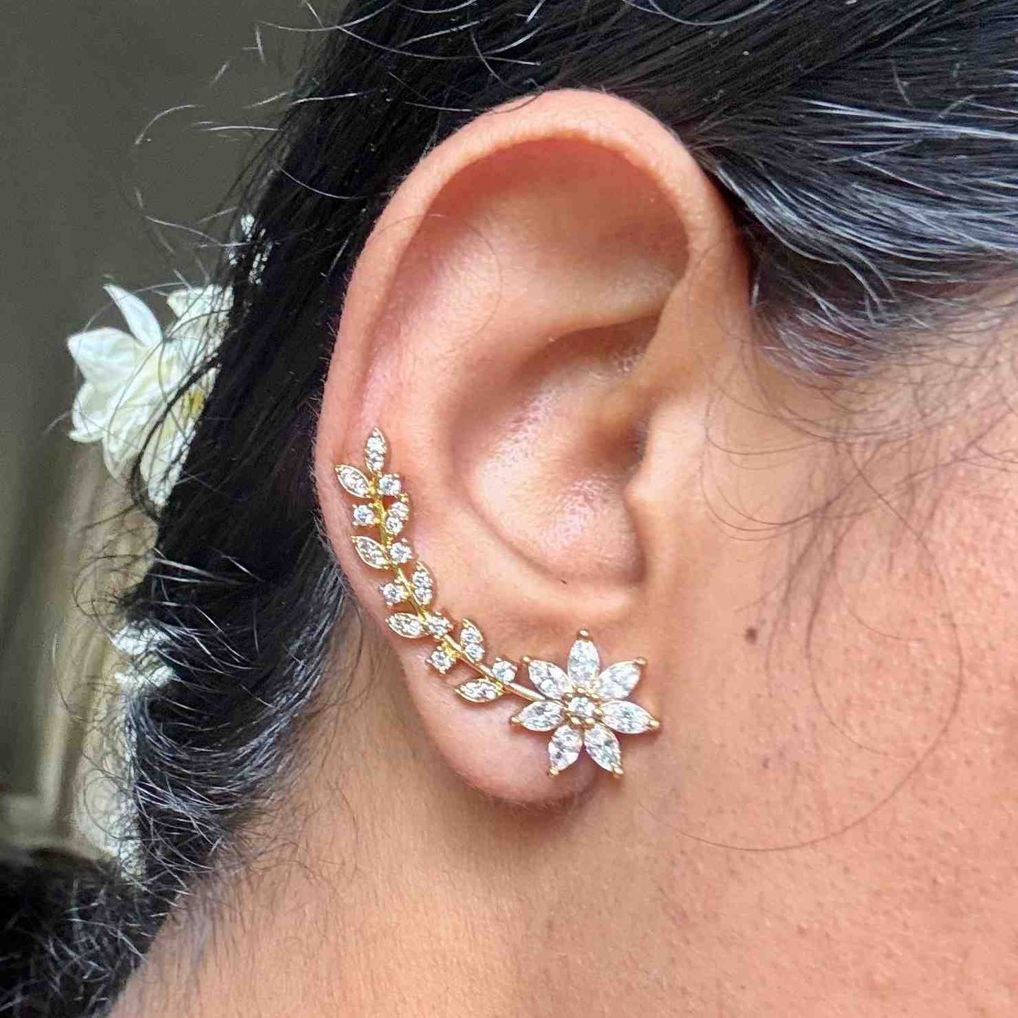J0188 Floral earrings