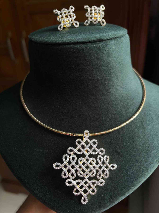 N0302 Kolam Diamond Necklace