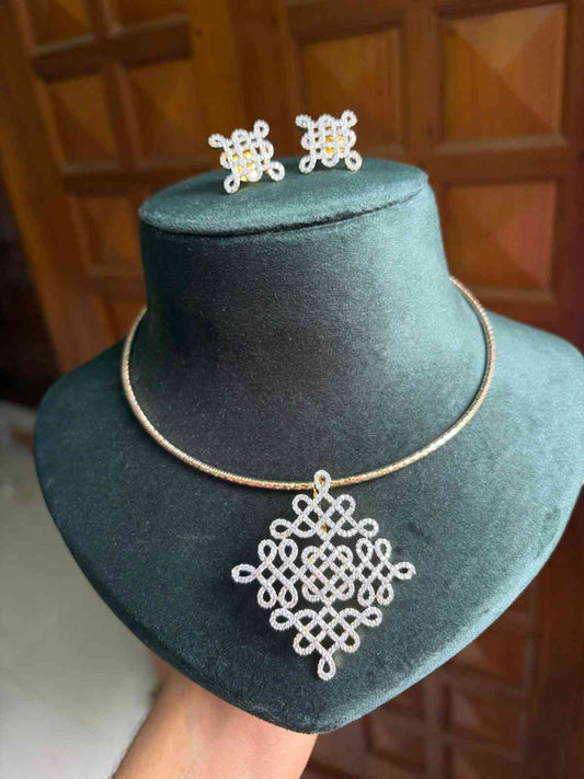 N0302 Kolam Diamond Necklace