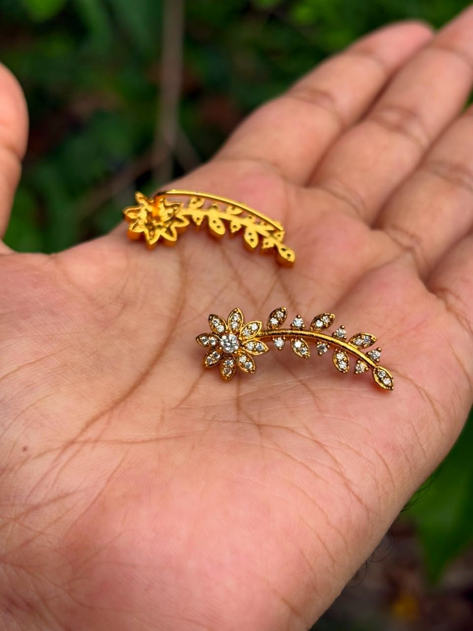J0201 Floral pattern climbing earrings