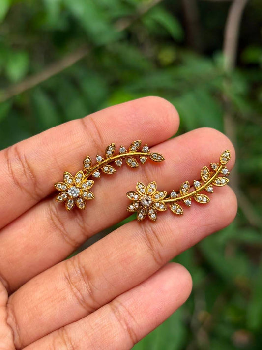 J0201 Floral pattern climbing earrings