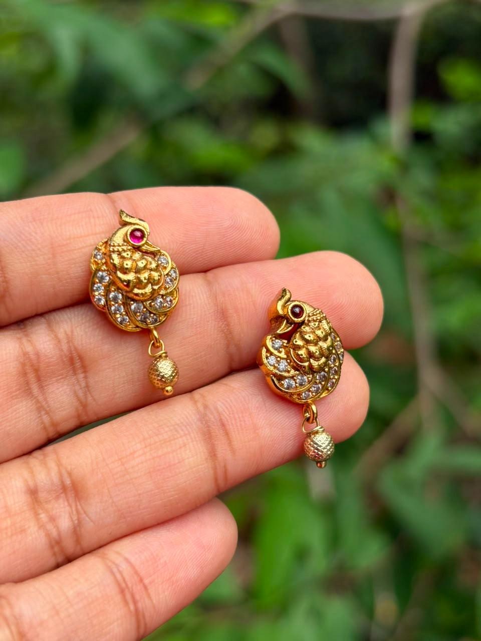 J0198 Peacock Pattern Stud