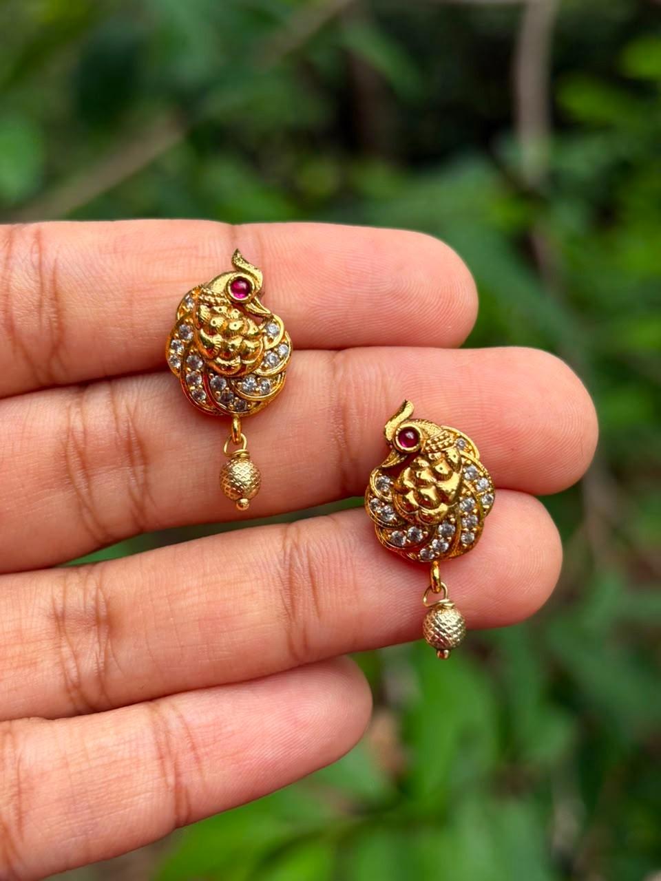 J0198 Peacock Pattern Stud