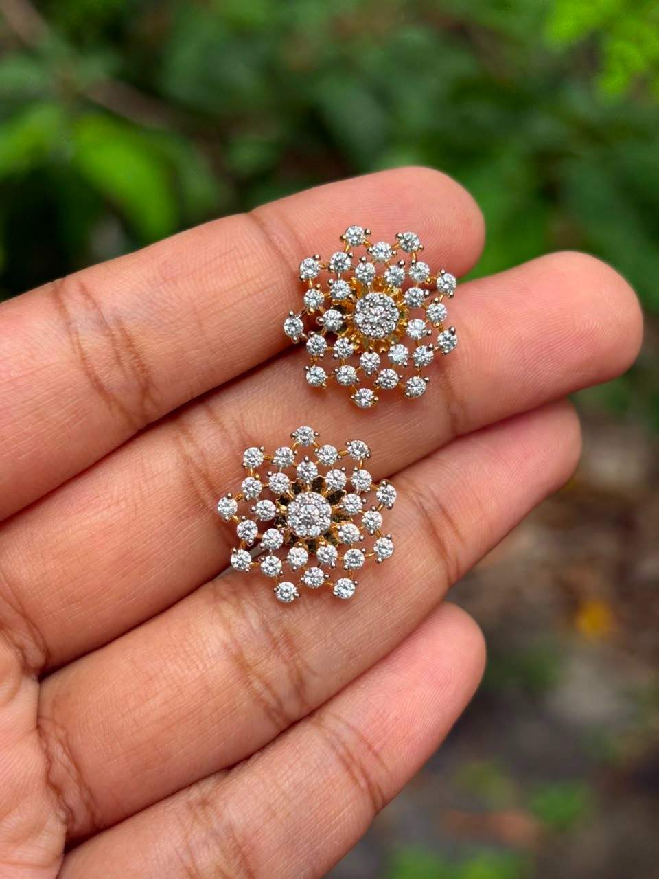NOTE TWO WEEKS TO DISPATCH UNDER MAKING CAN PREBOOK HERE J0154 Diamond Stud