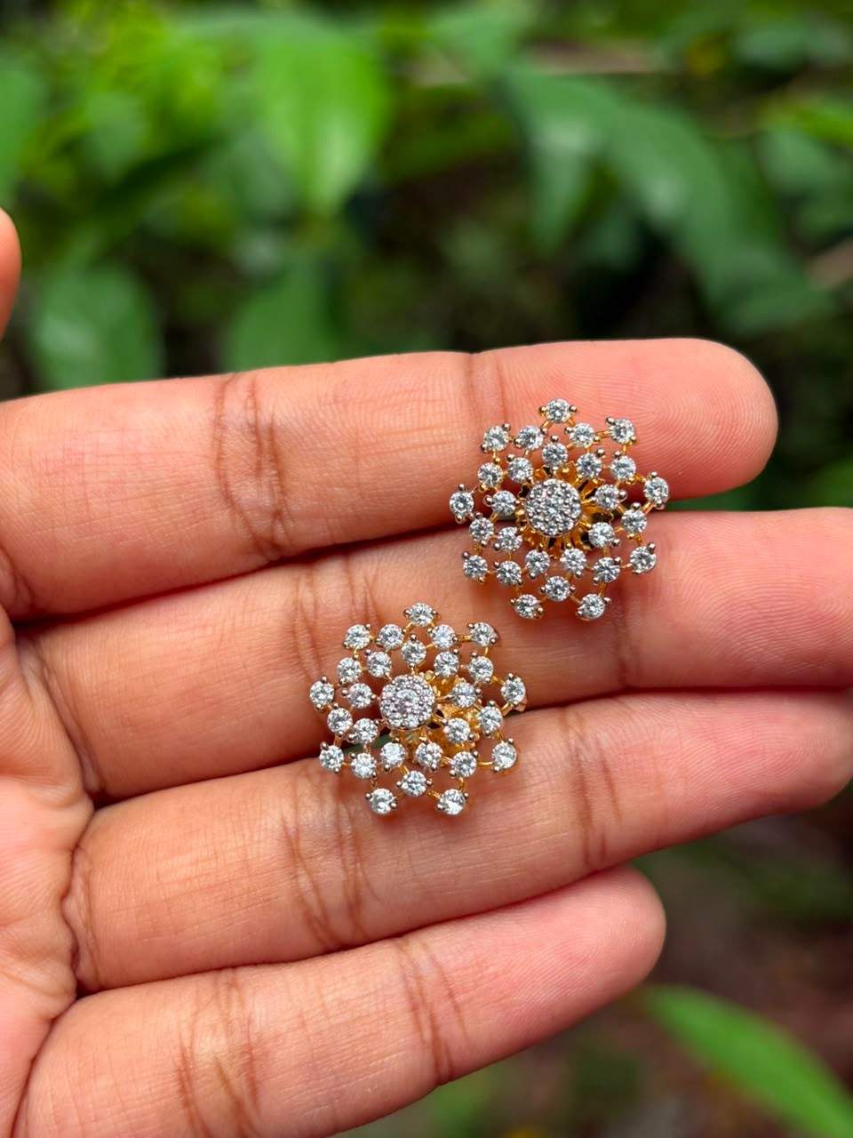 NOTE TWO WEEKS TO DISPATCH UNDER MAKING CAN PREBOOK HERE J0154 Diamond Stud