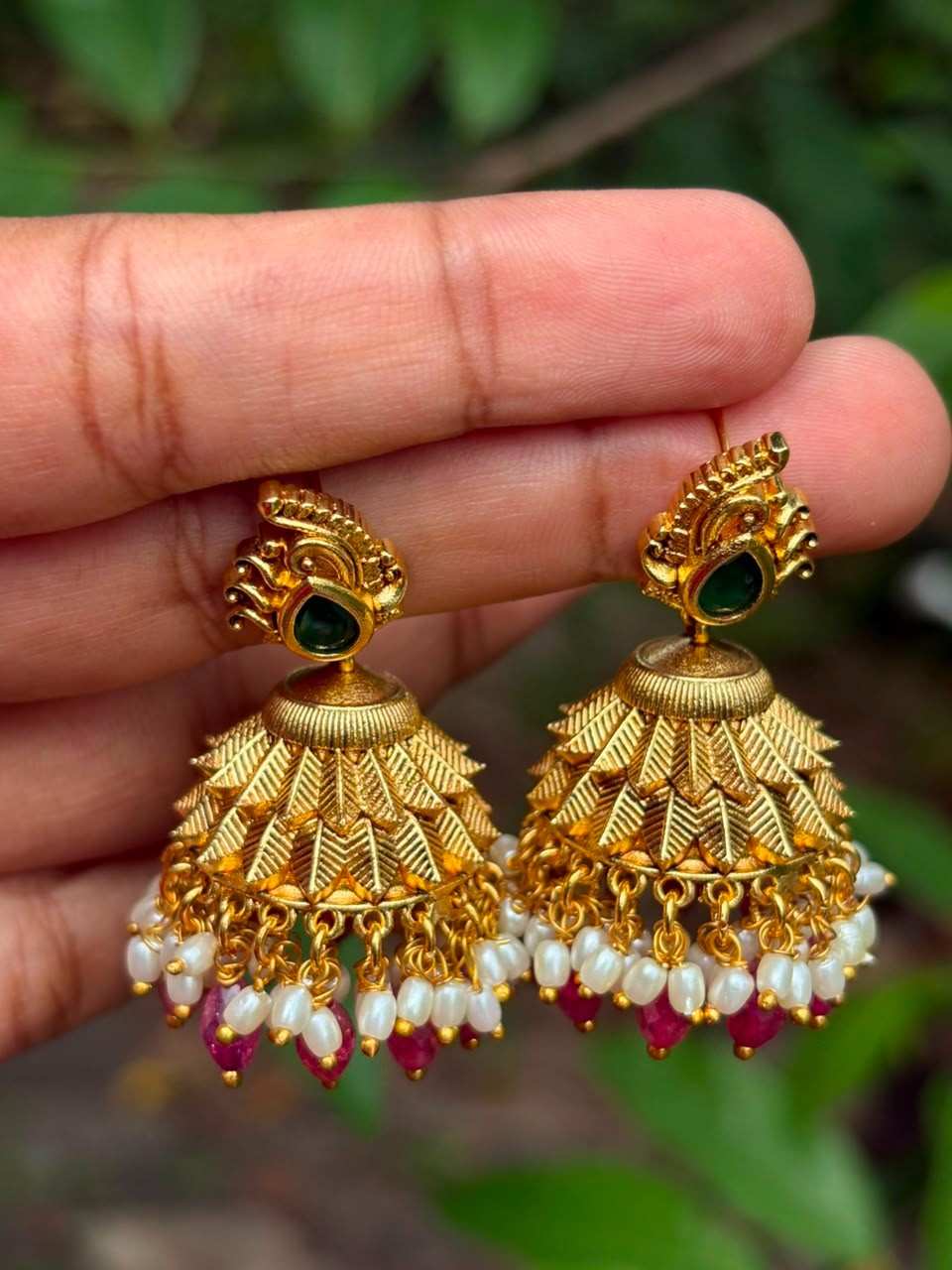 J0197 Premium Leaf Pattern Jhumka With pink Crystal hanging