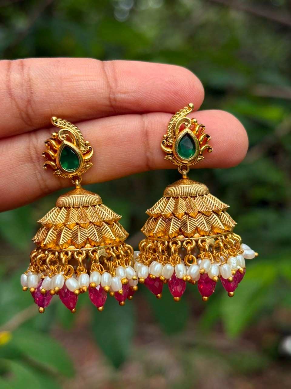 J0197 Premium Leaf Pattern Jhumka With pink Crystal hanging