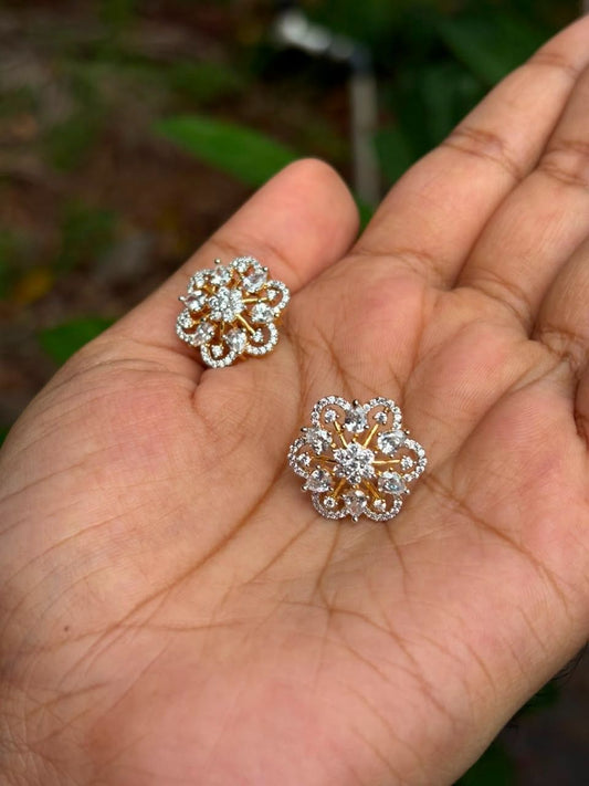 J0194 GJ Polish Floral Diamond Stud