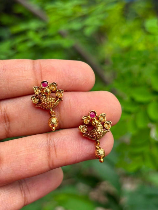 J0193 Peacock Stud with ruby red stone