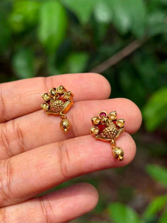 J0193 Peacock Stud with ruby red stone