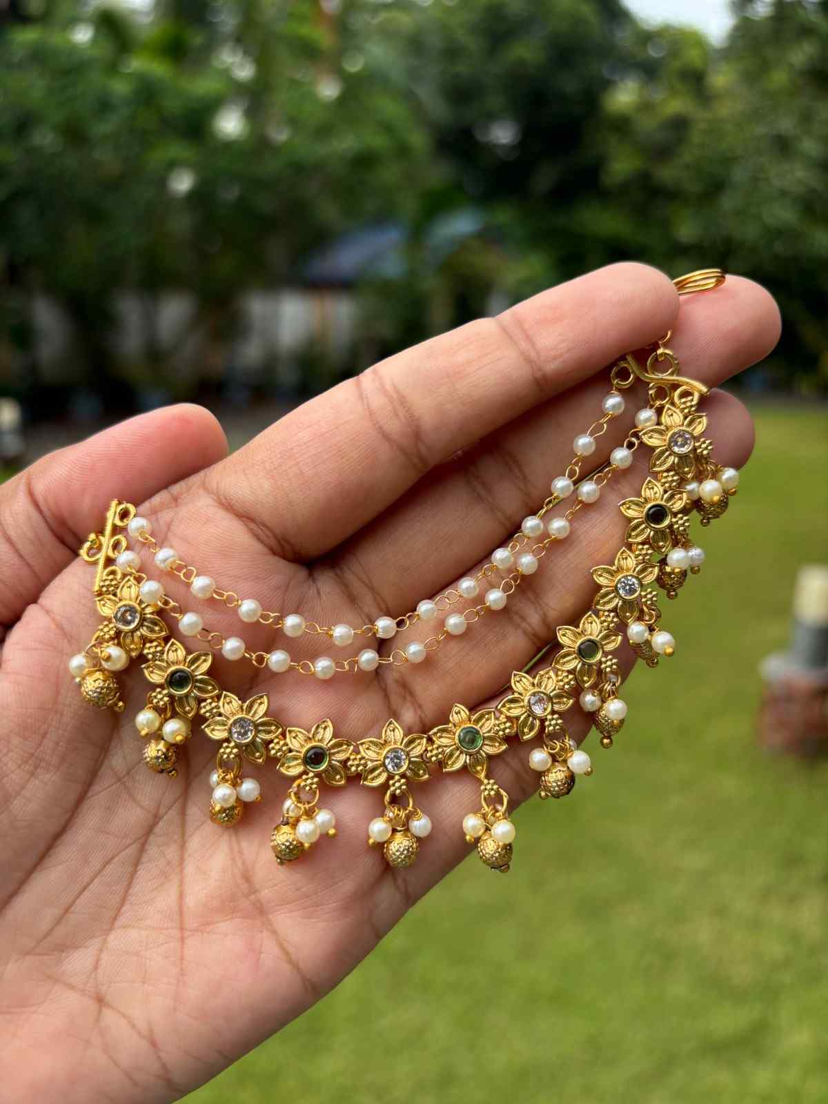 EC010 Floral Pattern Ear chain