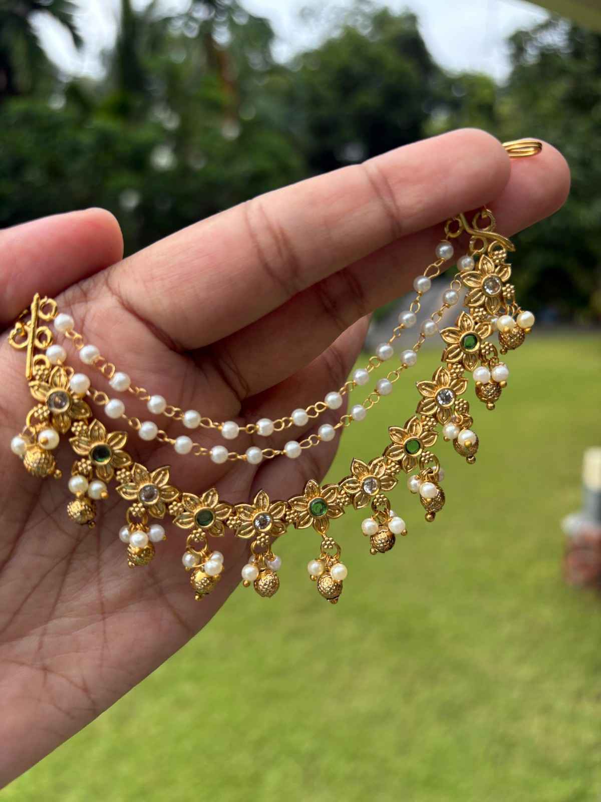 EC010 Floral Pattern Ear chain