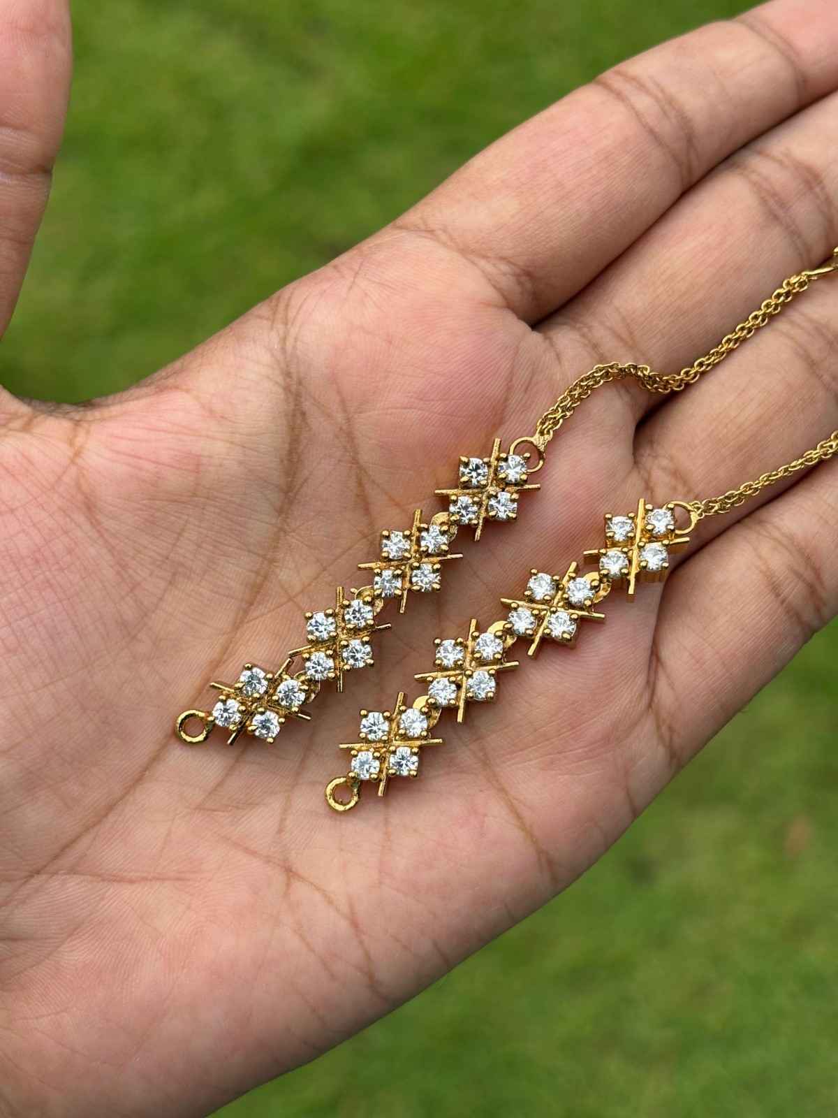 EC014 Floral Straight Stone Ear chain