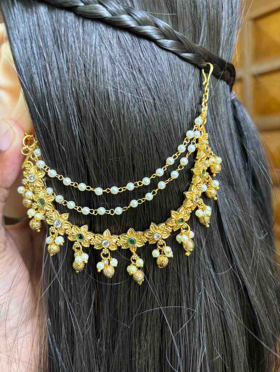 EC010 Floral Pattern Ear chain