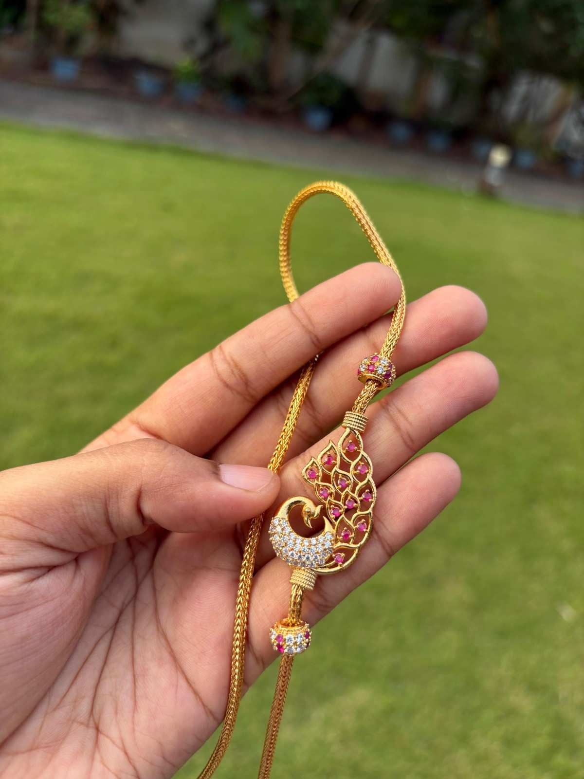 C019 Peacock Pattern Ruby Stone Mogappu 26 inch chain