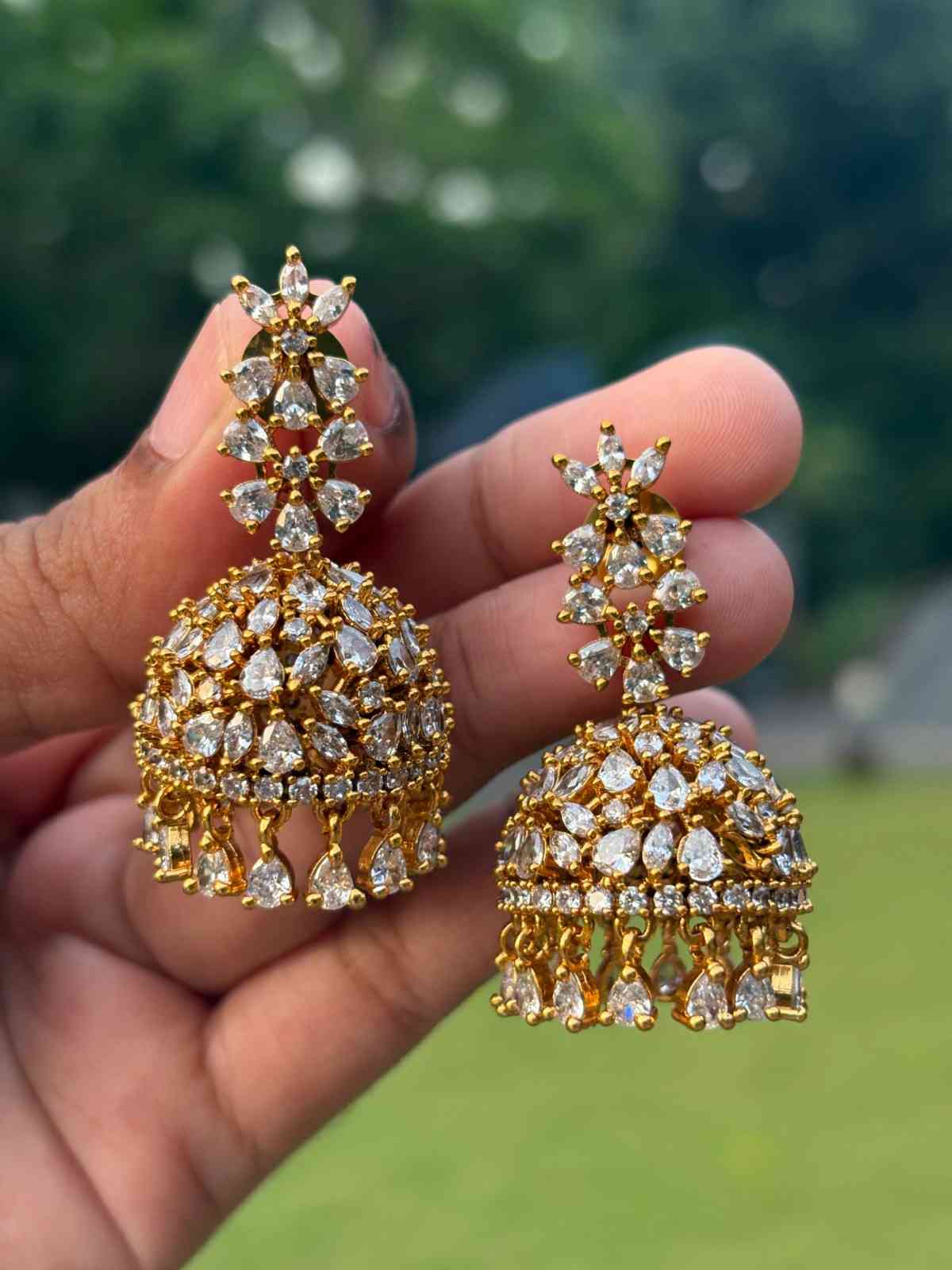J0202 White Stone Jhumka