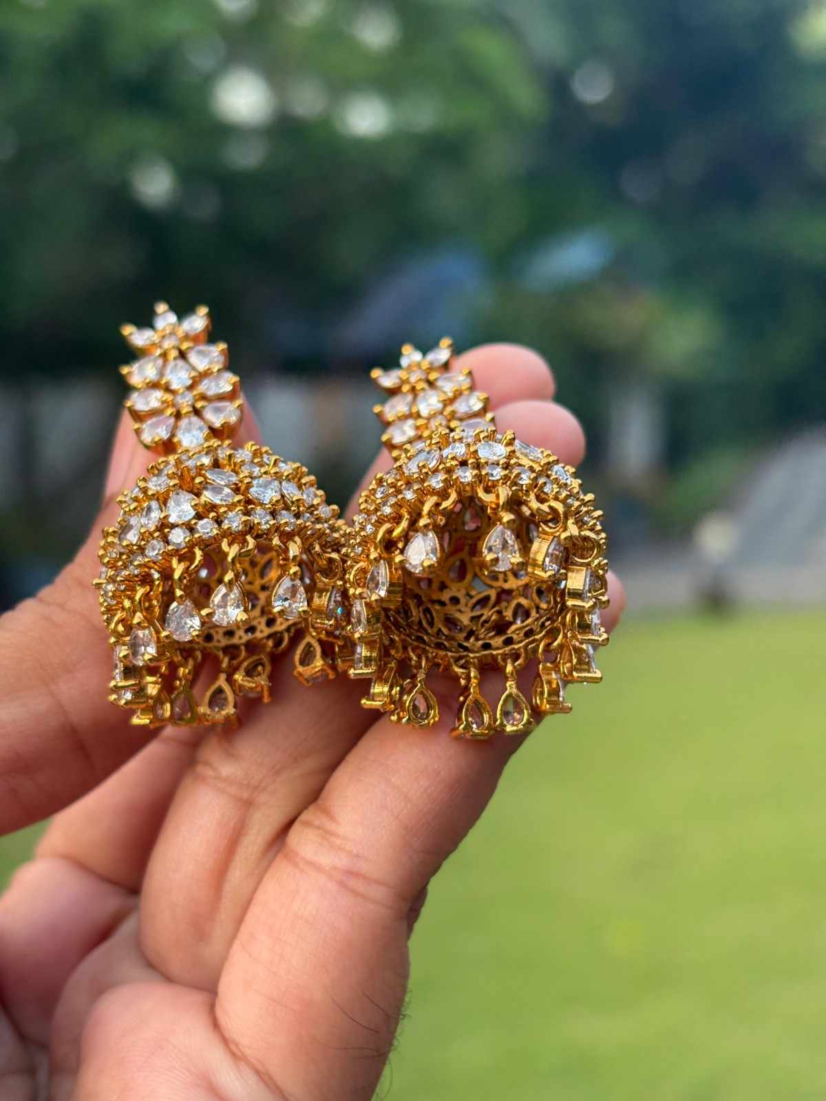 J0202 White Stone Jhumka