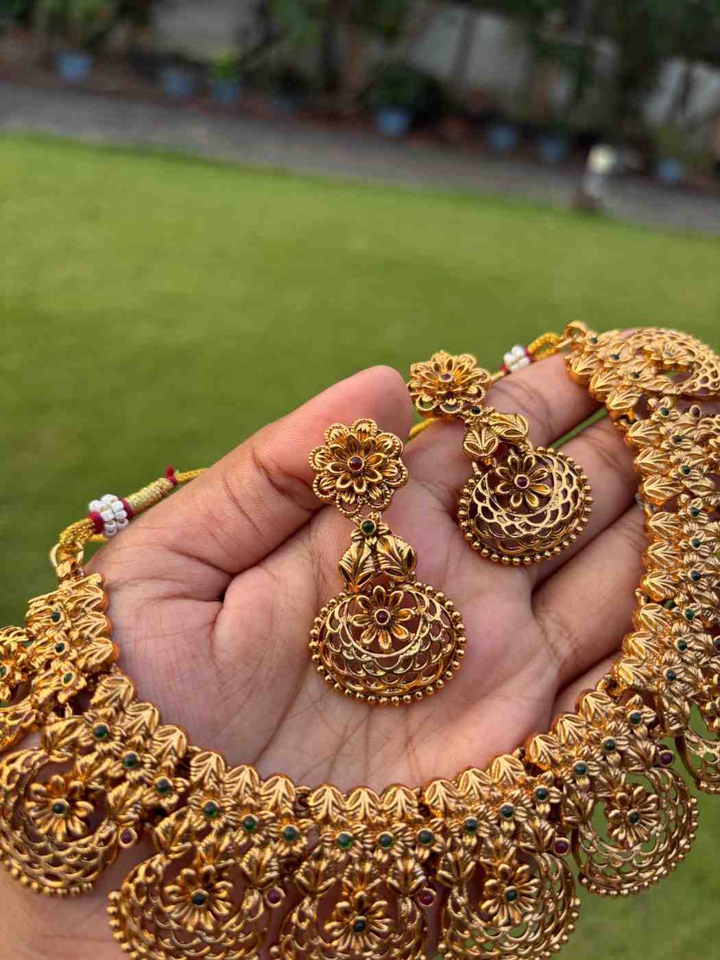 Matte finish Floral Necklace N0227