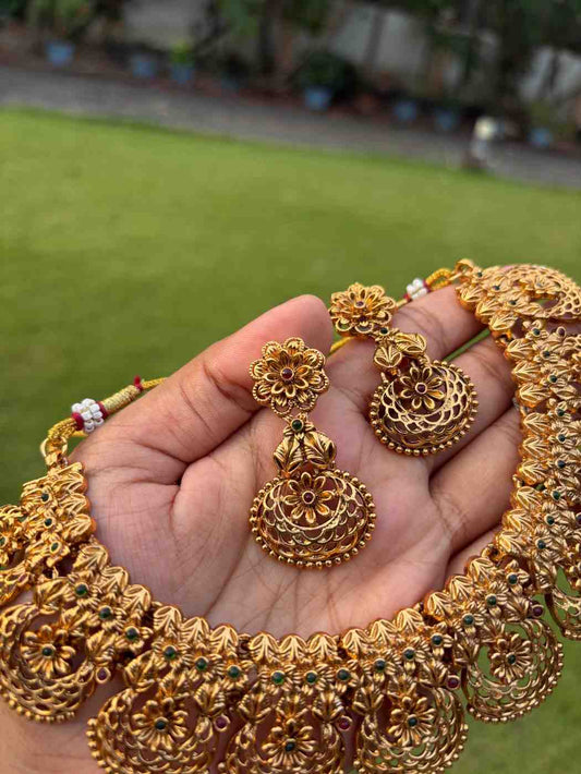 Matte finish Floral Necklace N0227
