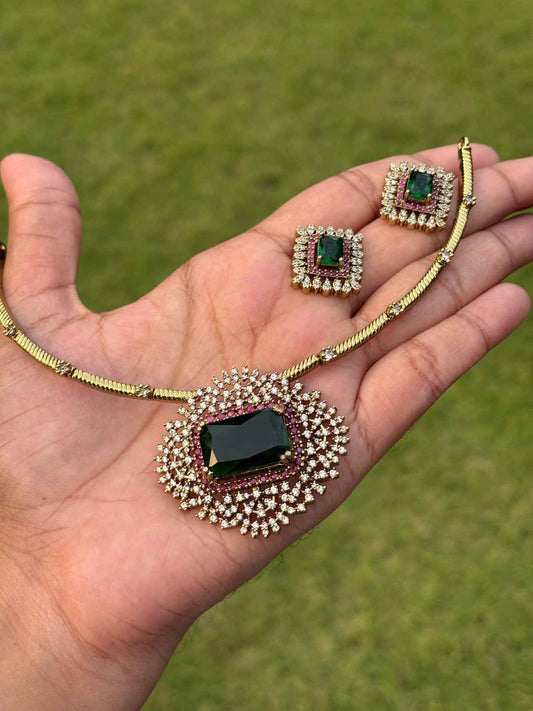 N0308 Green Stone Hasli Necklace