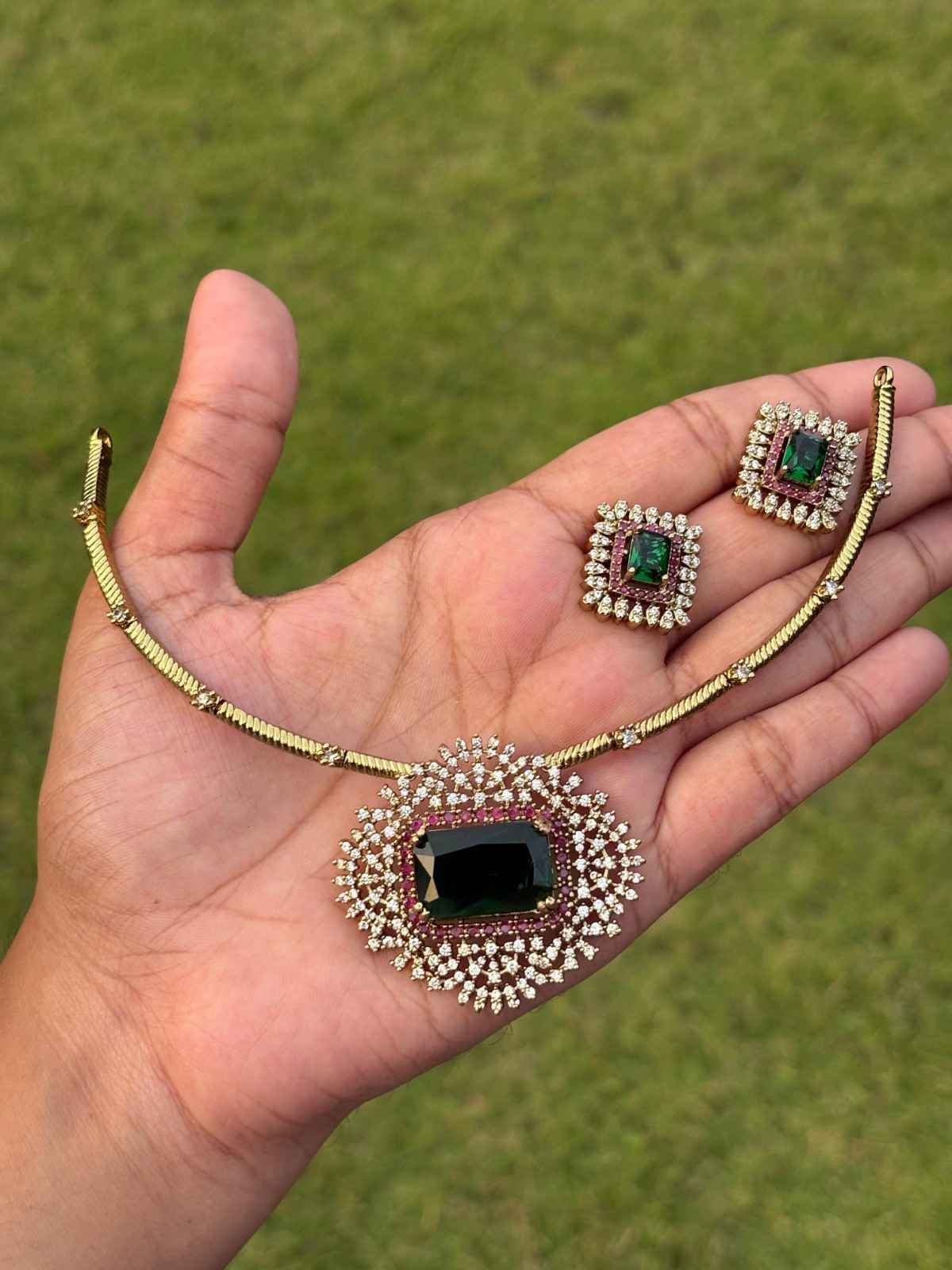 N0308 Green Stone Hasli Necklace