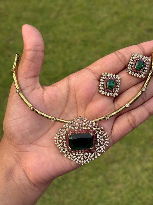 N0308 Green Stone Hasli Necklace