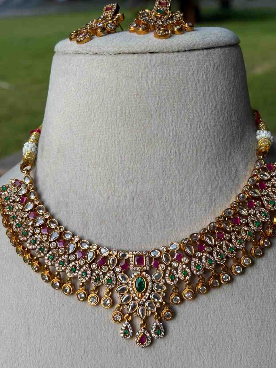N0310 Floral Full Stone Neckalce