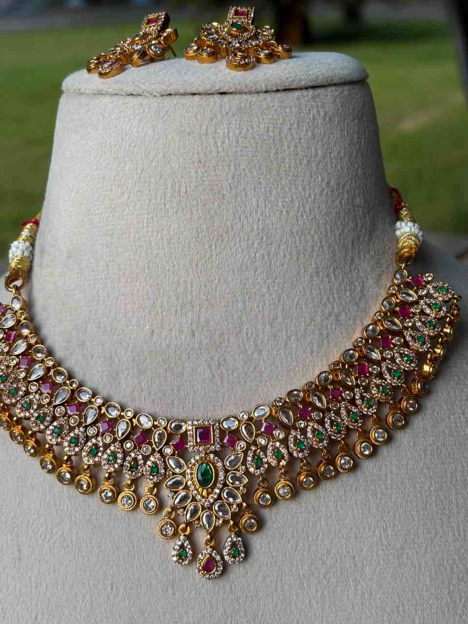N0310 Floral Full Stone Neckalce