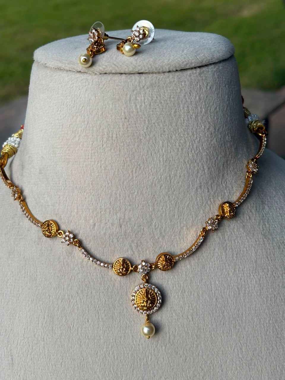 N0311 Minimal Necklace