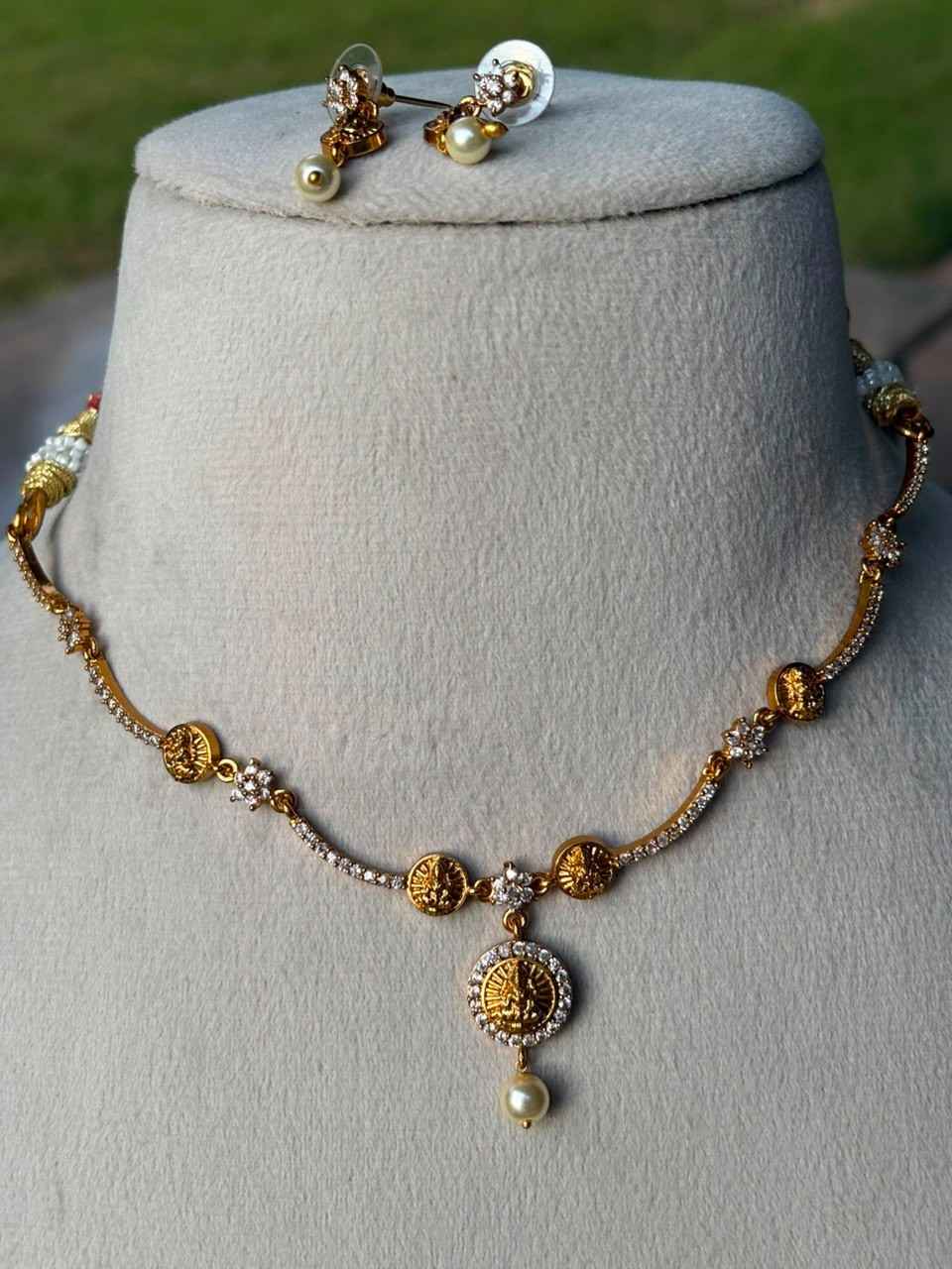 N0311 Minimal Necklace
