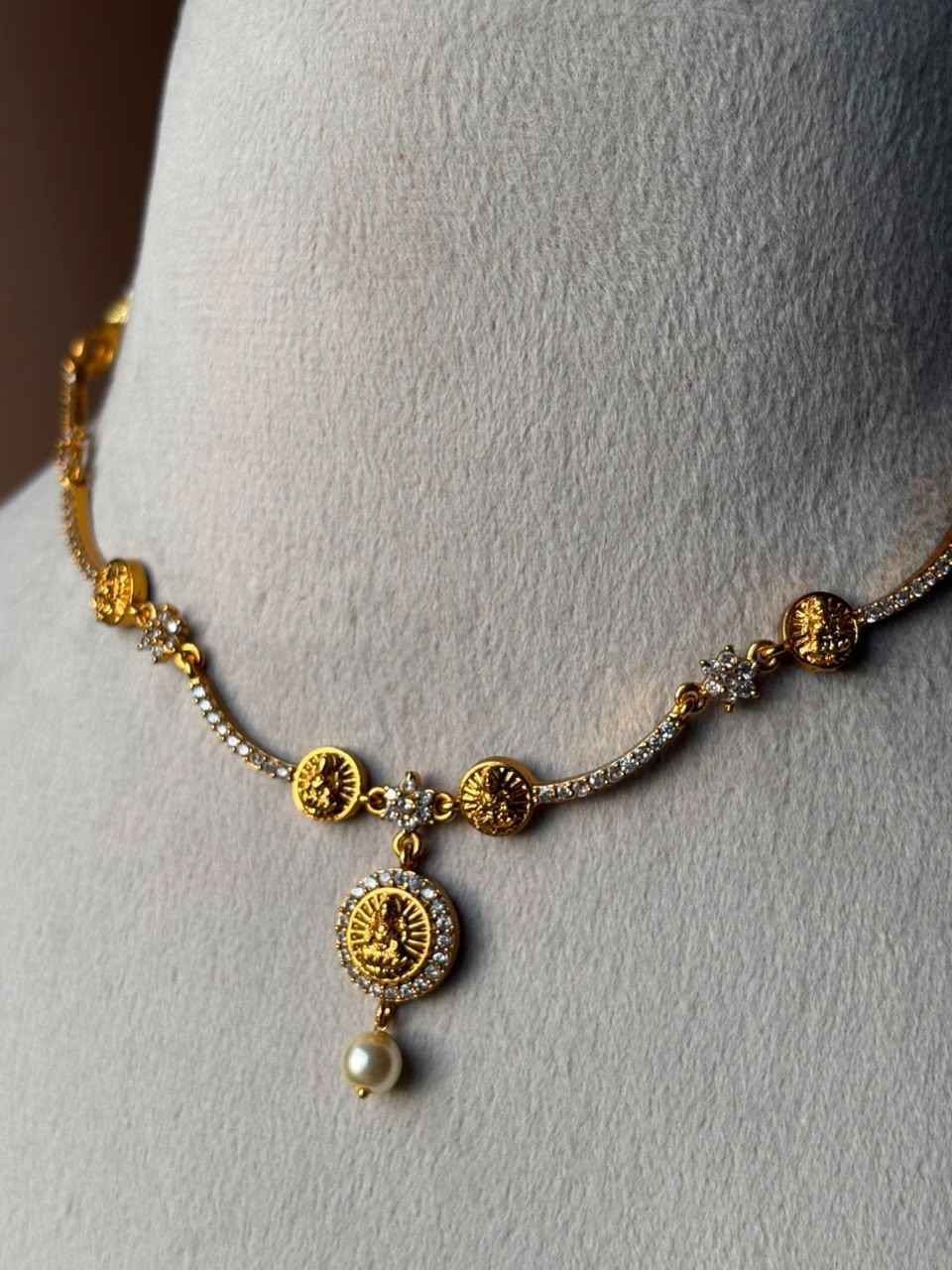 N0311 Minimal Necklace
