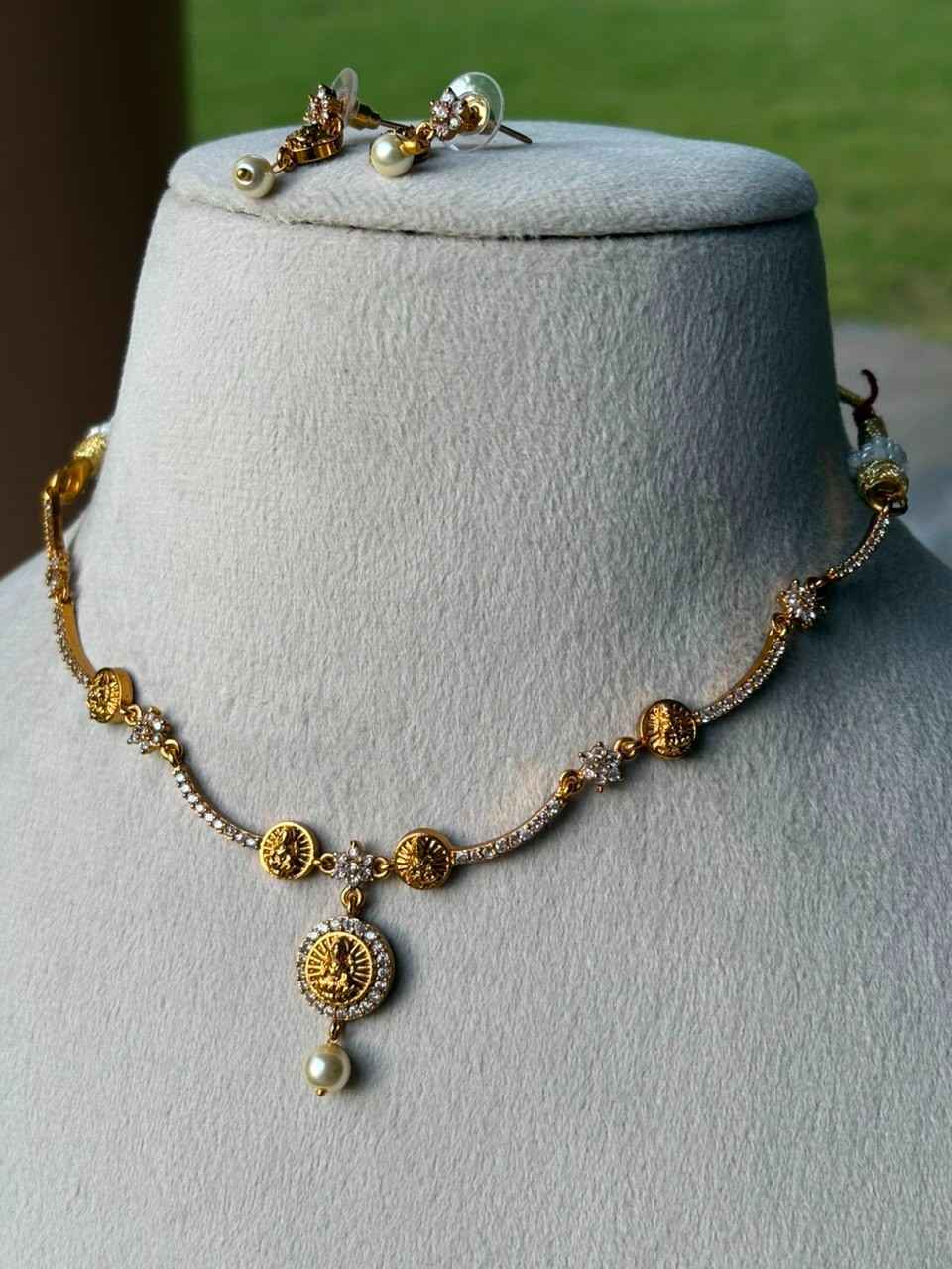 N0311 Minimal Necklace