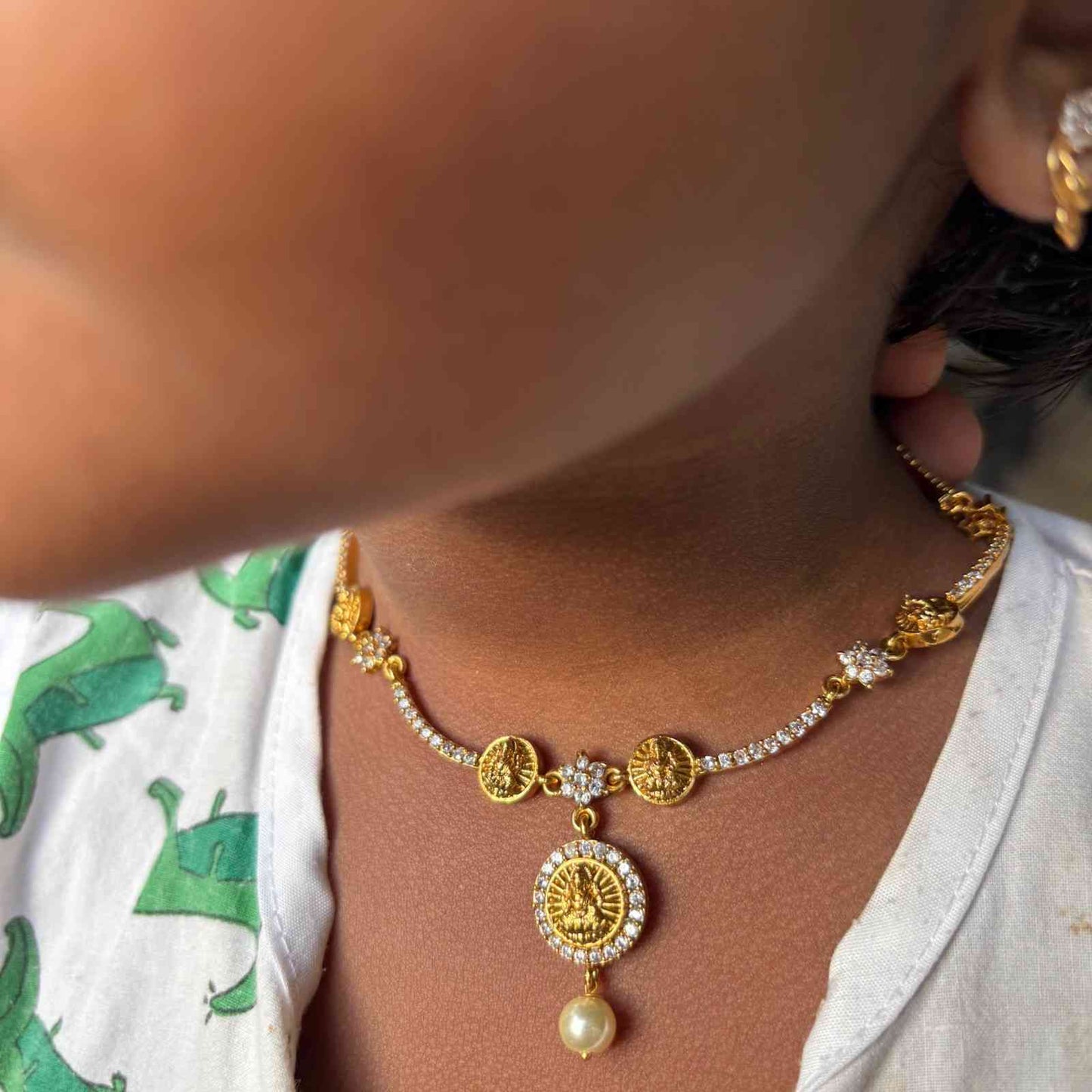 N0311 Minimal Necklace