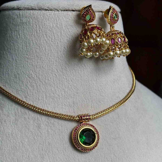 N0112 Traditional Attigai type Necklace with Emerald Stone