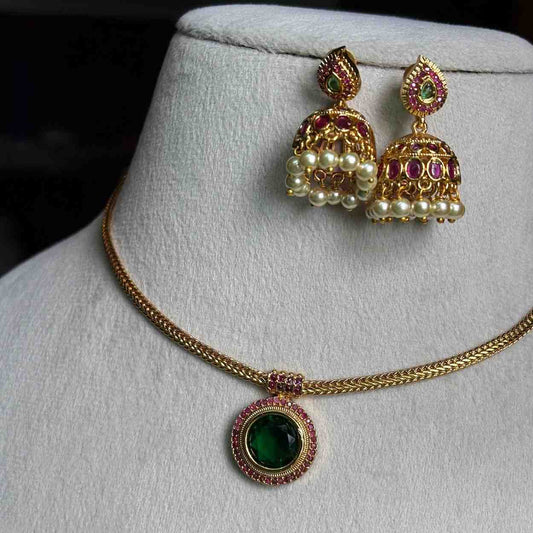 N0112 Traditional Attigai type Necklace with Emerald Stone