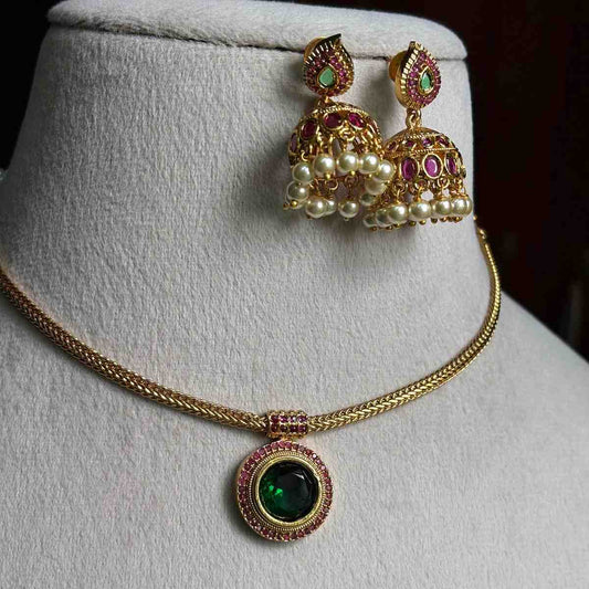 N0112 Traditional Attigai type Necklace with Emerald Stone