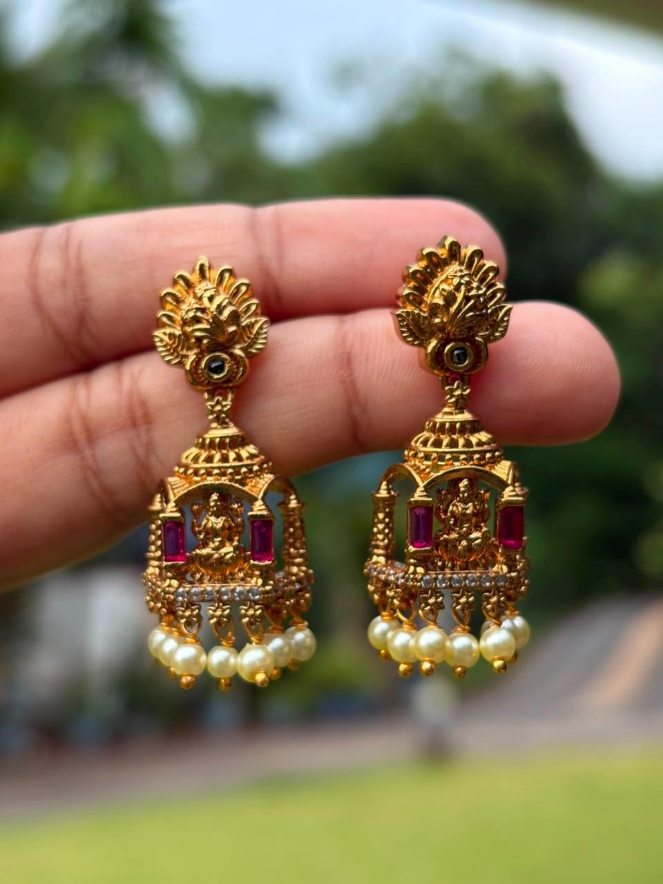 J0210 Lakshmi Jhumka