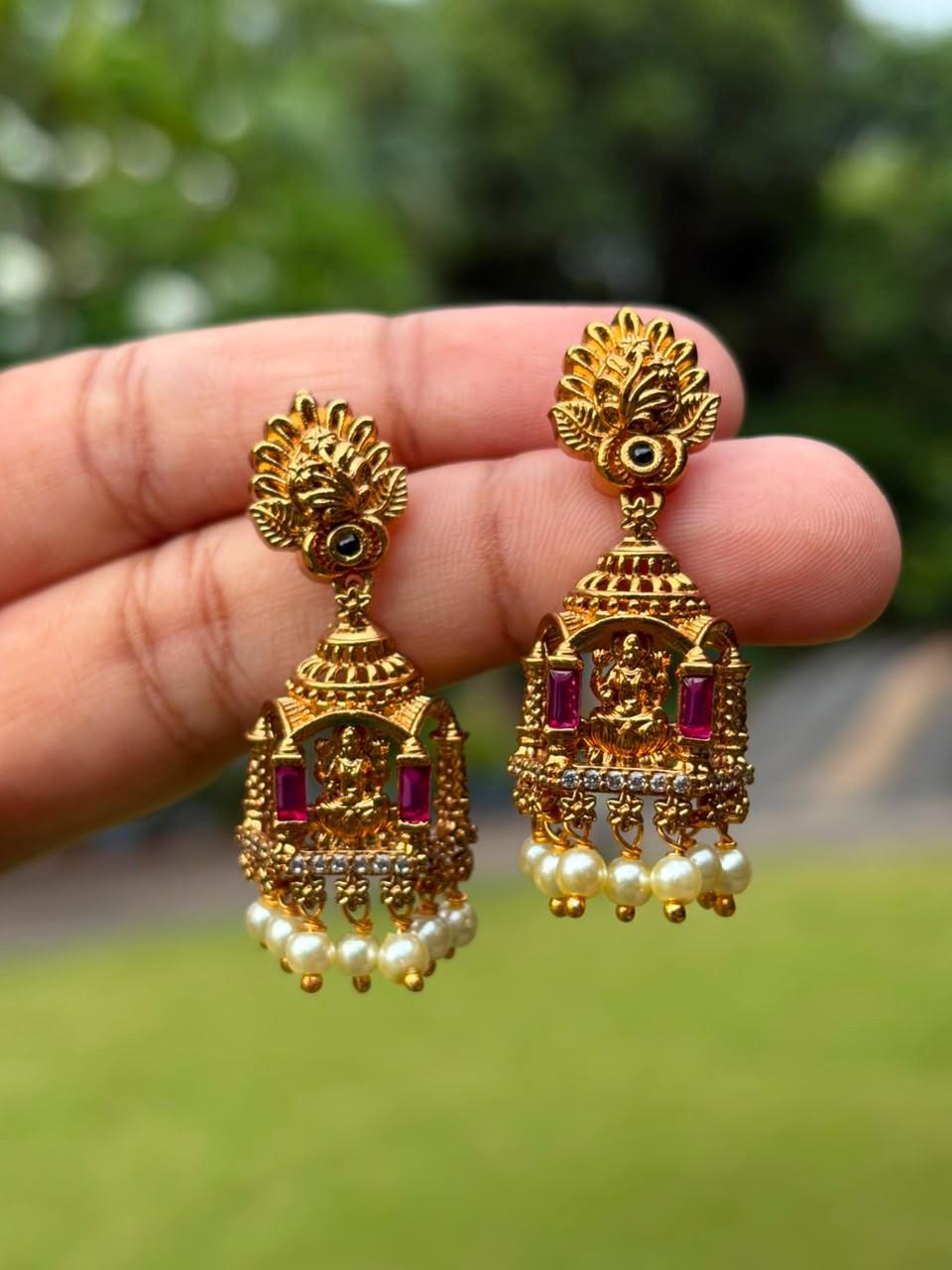 J0210 Lakshmi Jhumka