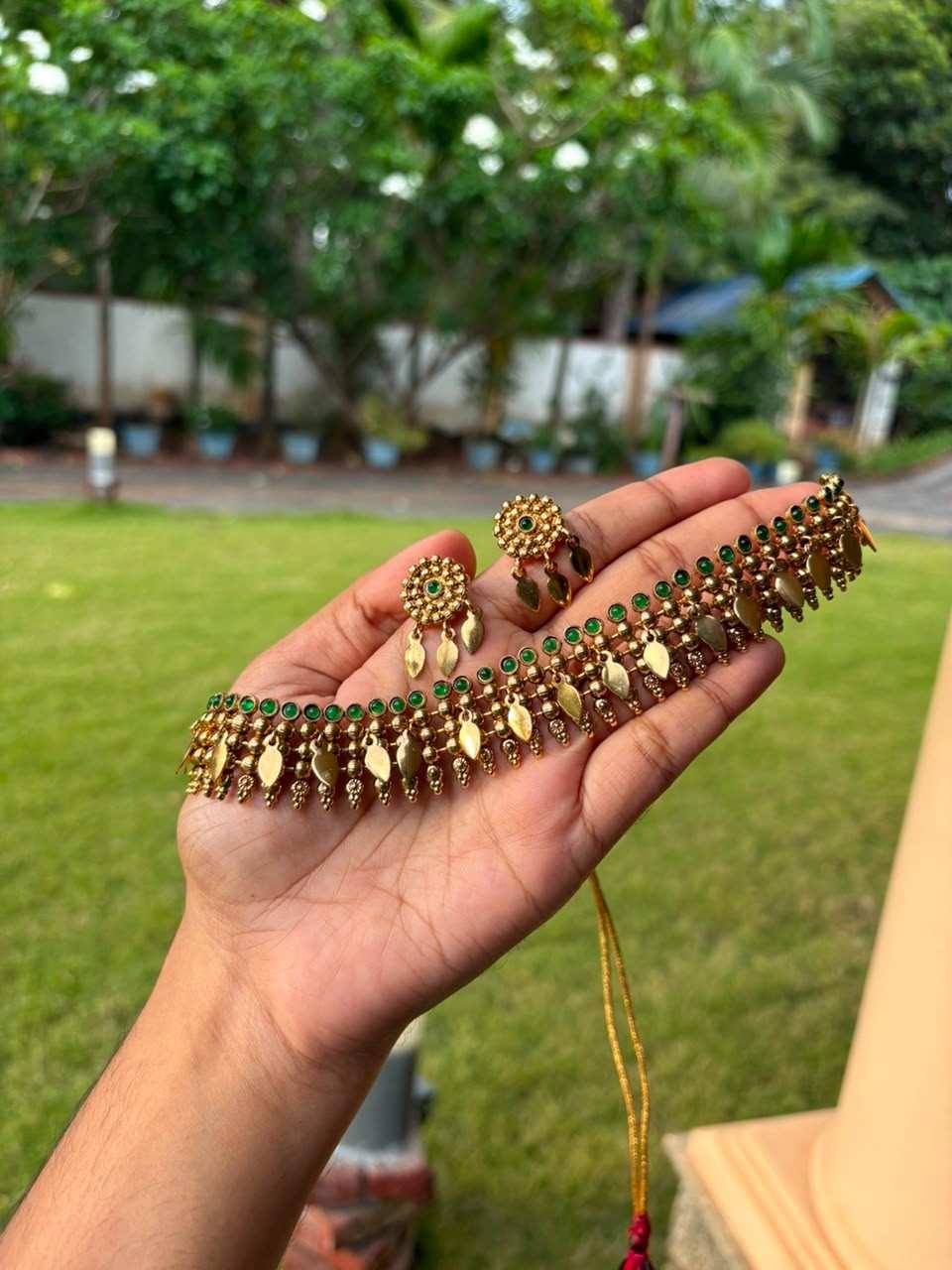 N0316 Ellakathali chocker green stone