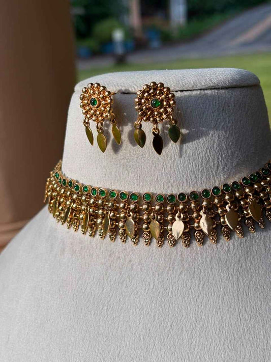 N0316 Ellakathali chocker green stone