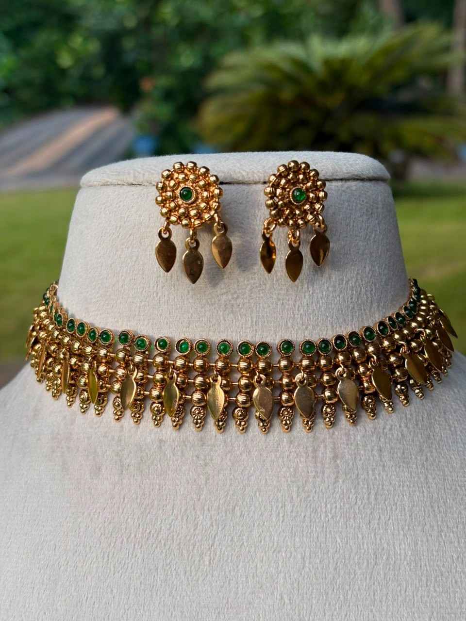 N0316 Ellakathali chocker green stone